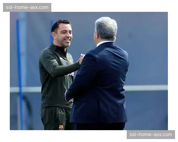 特写：诺坎普全场高歌送别主帅哈维